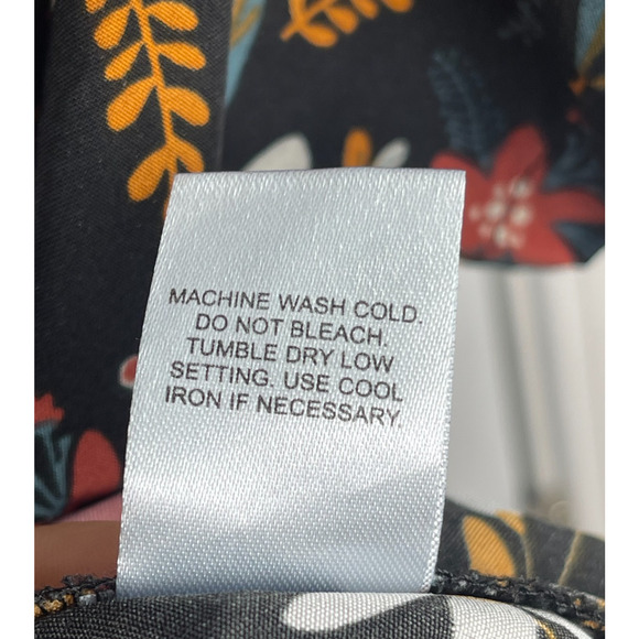 Zoe & Chloe XL Flowers V-Neck Scrub Top Stretch Pockets - Picture 5 of 7